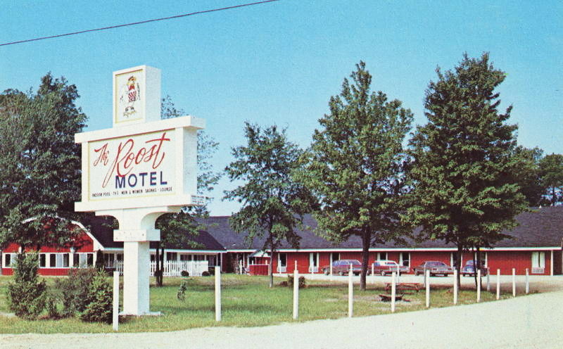 Motel 72 (Roost Motel) - Vintage Postcard